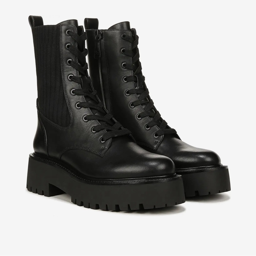 In brand new condition, never worn ( their too small on me)